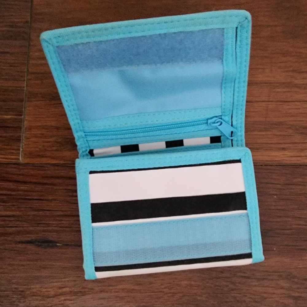 Vintage Roxy wallet - Picture 2 of 3